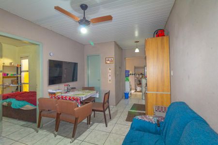 Sala de casa de condomínio à venda com 2 quartos, 78m² em Niterói, Canoas