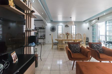 Sala de casa para alugar com 4 quartos, 420m² em Vila Aurea, Poá