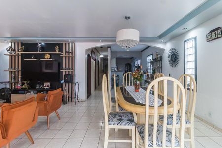 Sala de casa para alugar com 4 quartos, 420m² em Vila Aurea, Poá
