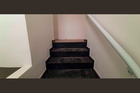 Escada de casa à venda com 3 quartos, 125m² em Cipava, Osasco