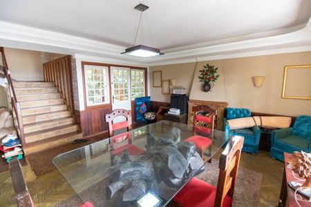 Sala de casa para alugar com 5 quartos, 800m² em Badu, Niterói