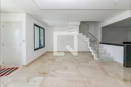 Casa para alugar com 3 quartos, 170m² em Cabral, Contagem
