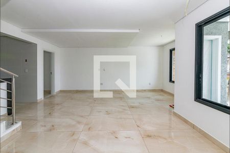 Casa para alugar com 3 quartos, 170m² em Cabral, Contagem