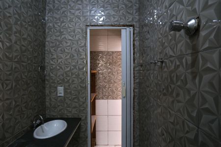 Banheiro de kitnet/studio à venda com 1 quarto, 42m² em São Paulo, Belo Horizonte