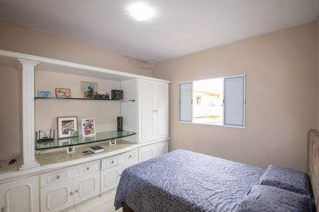 Suíte de casa à venda com 4 quartos, 140m² em Vila Nova Galvão, São Paulo