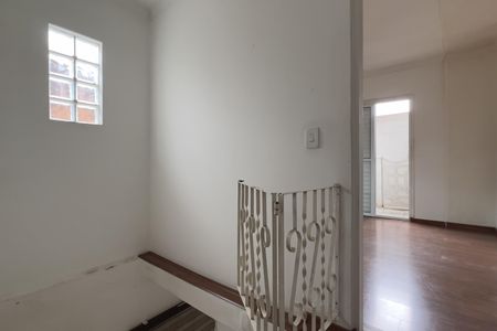Corredor de casa à venda com 2 quartos, 180m² em Portal dos Gramados, Guarulhos
