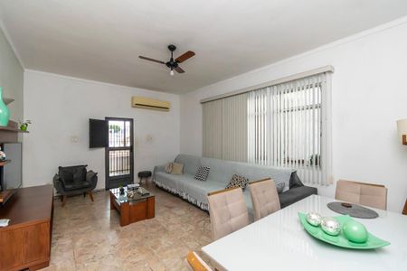 Sala de casa à venda com 4 quartos, 100m² em Cordovil, Rio de Janeiro