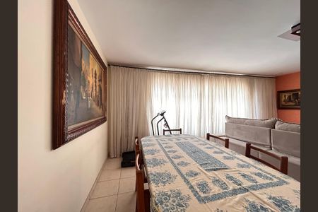 Sala de casa à venda com 4 quartos, 253m² em Jardim Monjolo, São Paulo