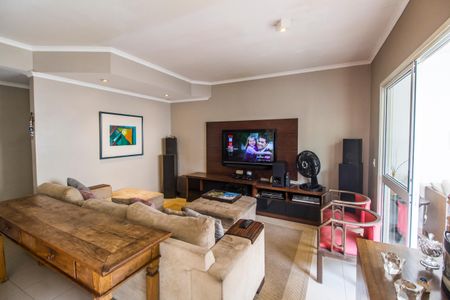 Sala de casa de condomínio para alugar com 4 quartos, 180m² em Residencial Dois (tambore), Santana de Parnaíba