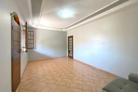 Sala de casa à venda com 3 quartos, 240m² em Guarani, Belo Horizonte
