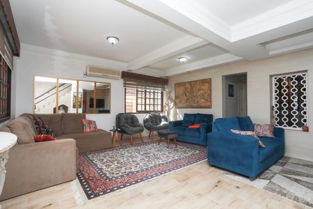 Sala de casa para alugar com 4 quartos, 290m² em Jardim Carvalho, Porto Alegre