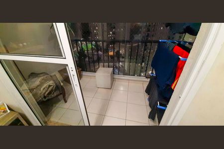 Sacada de apartamento para alugar com 3 quartos, 67m² em Umuarama, Osasco