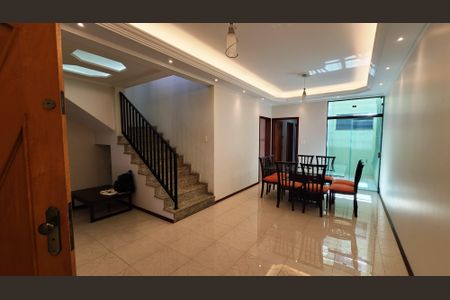 Sala de casa à venda com 3 quartos, 237m² em Horto Florestal, Jundiaí