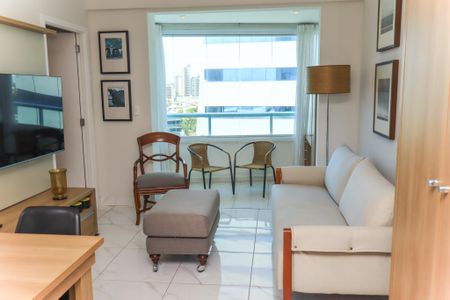 Sala de kitnet/studio para alugar com 1 quarto, 45m² em Caminho das Árvores, Salvador