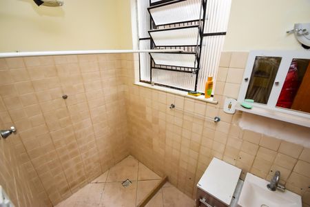Banheiro Social de apartamento para alugar com 1 quarto, 40m² em Pilares, Rio de Janeiro