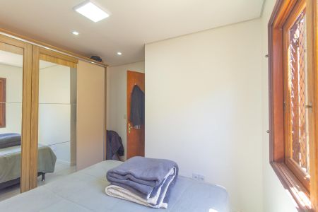 Quarto 1 de casa à venda com 2 quartos, 160m² em Guajuviras, Canoas