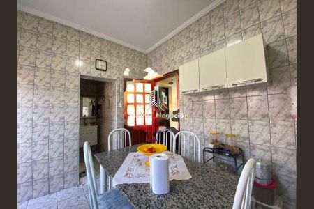 Casa à venda com 3 quartos, 150m² em Vila Marieta, Campinas