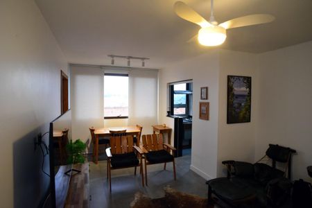 Sala de apartamento para alugar com 2 quartos, 80m² em Barra da Tijuca, Rio de Janeiro