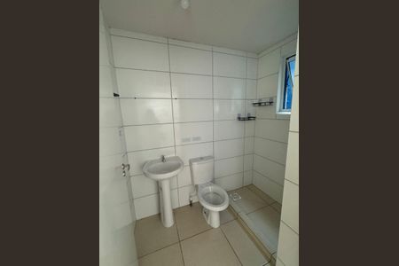 Banheiro de apartamento para alugar com 2 quartos, 43m² em Feitoria, São Leopoldo