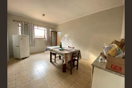 Casa à venda com 4 quartos, 185m² em Vila Castelo Branco, Campinas