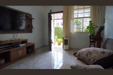 Sala de casa para alugar com 2 quartos, 200m² em Passo D’areia, Porto Alegre