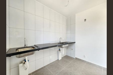 Cozinha e área de serviço de apartamento à venda com 2 quartos, 110m² em Vila Amaral, Belo Horizonte