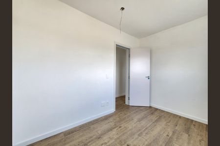 Quarto 1 de apartamento à venda com 2 quartos, 57m² em Vila Amaral, Belo Horizonte