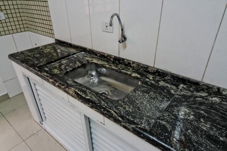 Sala/Cozinha de casa para alugar com 2 quartos, 50m² em Jardim Santa Monica, São Paulo