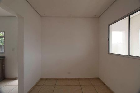 Sala de casa para alugar com 2 quartos, 100m² em Jardim Santa Teresinha, São Paulo