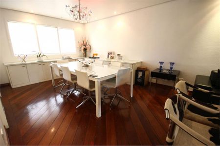 Casa à venda com 4 quartos, 315m² em Alto da Boa Vista, São Paulo