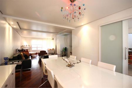 Casa à venda com 4 quartos, 315m² em Alto da Boa Vista, São Paulo