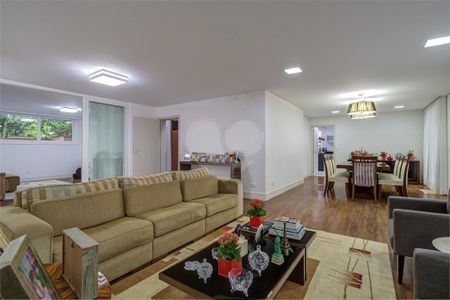 Casa à venda com 6 quartos, 456m² em Jardim dos Estados, São Paulo