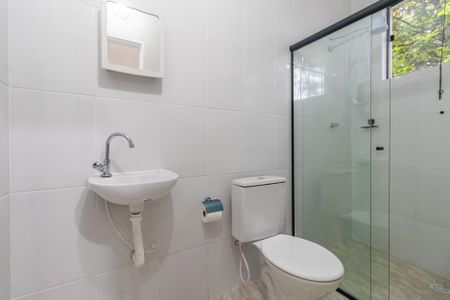 Banheiro de kitnet/studio para alugar com 1 quarto, 40m² em Vila São Jorge, Barueri