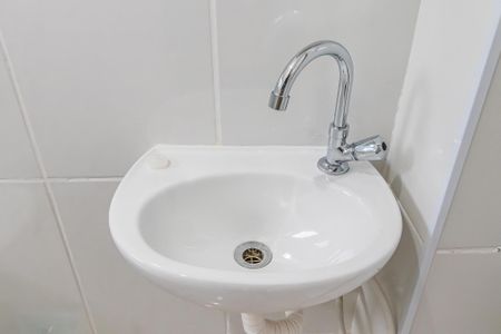 Banheiro Social de kitnet/studio para alugar com 1 quarto, 40m² em Vila São Jorge, Barueri