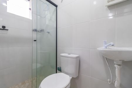 Banheiro de kitnet/studio para alugar com 1 quarto, 40m² em Vila Universal, Barueri