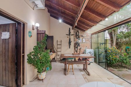 Sala - Casa Principal - Varanda de casa para alugar com 3 quartos, 500m² em Bom Jesus, Porto Alegre