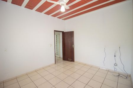 Quarto 1 de casa à venda com 3 quartos, 200m² em Santa Helena, Contagem