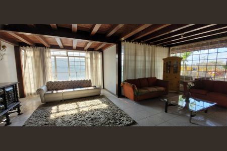 Sala de casa para alugar com 4 quartos, 360m² em Filadélfia, Betim