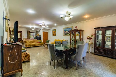 Casa para alugar com 4 quartos, 600m² em Cidade Vargas, São Paulo