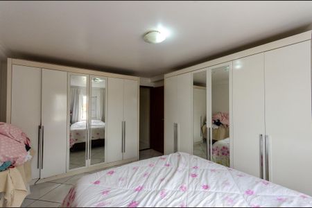 Suíte de casa à venda com 3 quartos, 450m² em Vila Cavaton, São Paulo