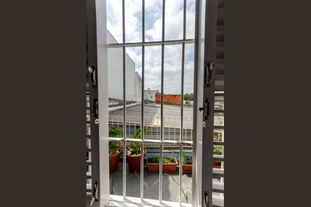 Suíte - Janela de casa à venda com 3 quartos, 450m² em Vila Cavaton, São Paulo