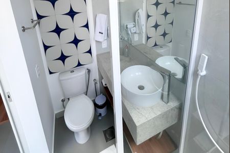 Banheiro de kitnet/studio à venda com 1 quarto, 25m² em Laranjeiras, Rio de Janeiro