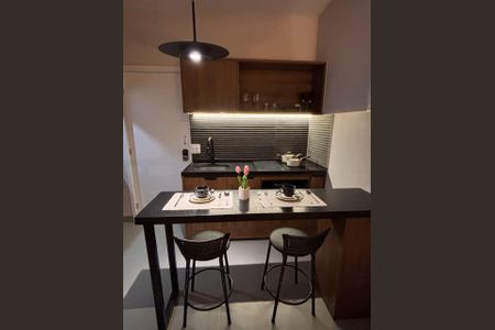 Cozinha de kitnet/studio para alugar com 1 quarto, 25m² em Laranjeiras, Rio de Janeiro