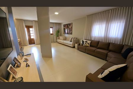 Sala 1 de casa de condomínio para alugar com 5 quartos, 530m² em Jardim Atlantico, Goiânia