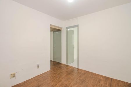 Sala de apartamento para alugar com 2 quartos, 40m² em Rubem Berta, Porto Alegre