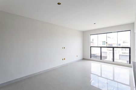 Sala de casa à venda com 3 quartos, 194m² em Nacional, Contagem