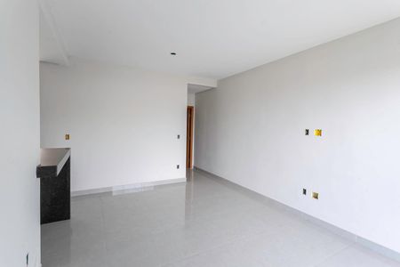Sala de casa à venda com 3 quartos, 130m² em Nacional, Contagem