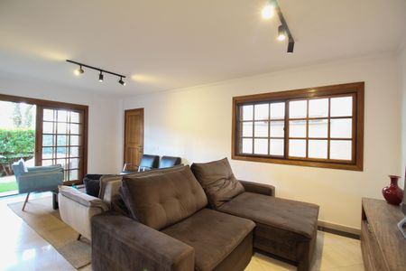 Casa de Condomínio à venda com 3 quartos, 220m² em Vila Tramontano, São Paulo