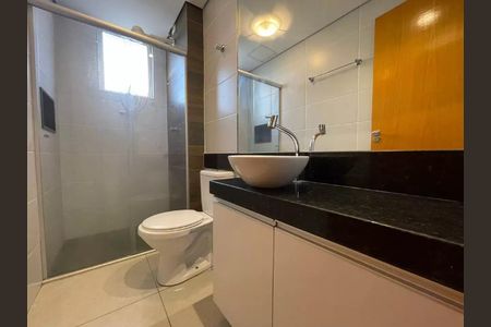 Banheiro de apartamento para alugar com 1 quarto, 66m² em Ouro Preto, Belo Horizonte