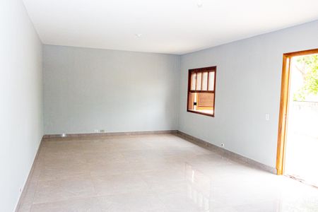 Sala de casa para alugar com 1 quarto, 600m² em Alves de Lima, São Paulo